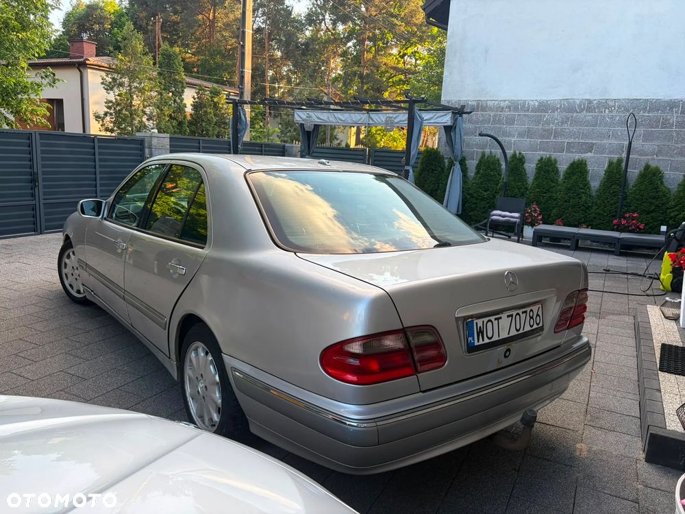 Mercedes-Benz Klasa E - 5