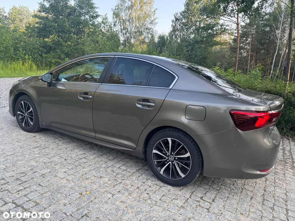 Toyota Avensis 2.0 D-4D Prestige - 6