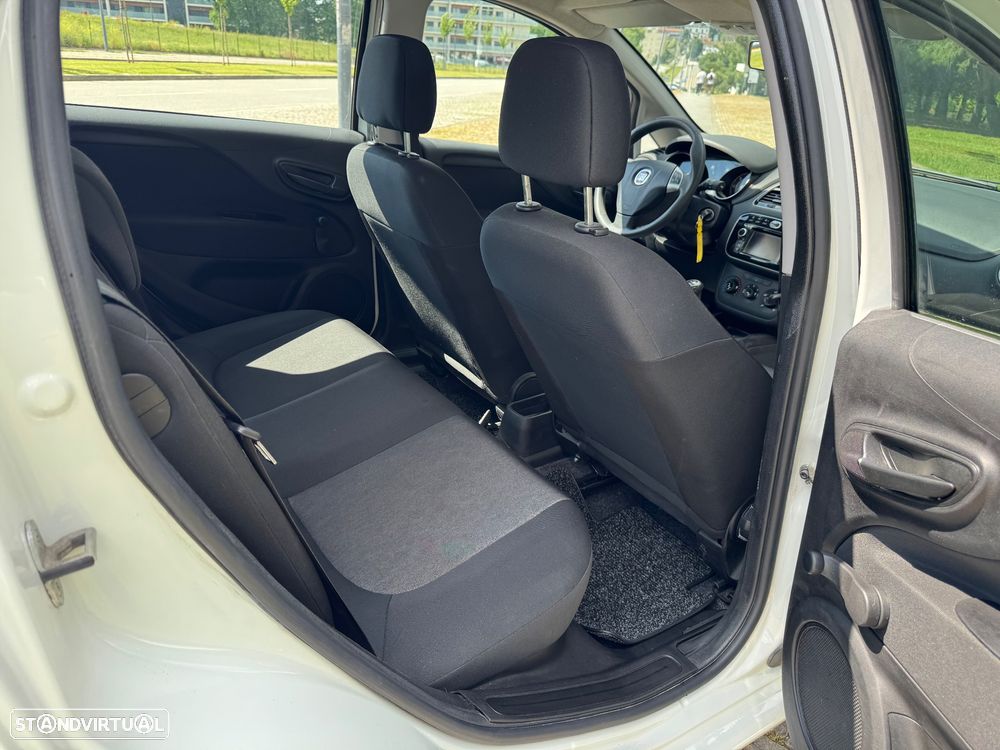 Fiat Punto 1.3 M-Jet Lounge S&S - 26