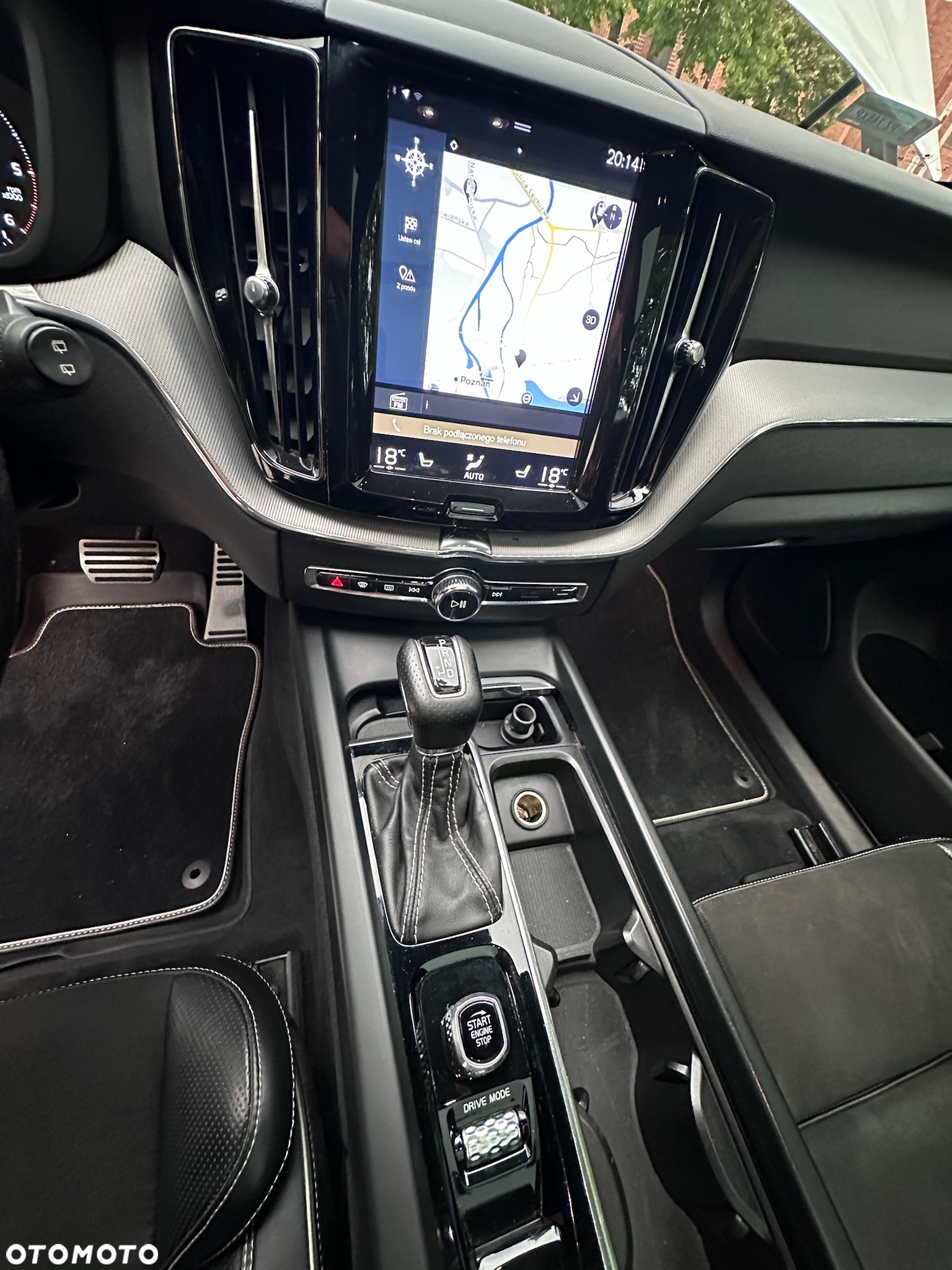 Volvo XC 60 D5 SCR AWD R-Design - 16