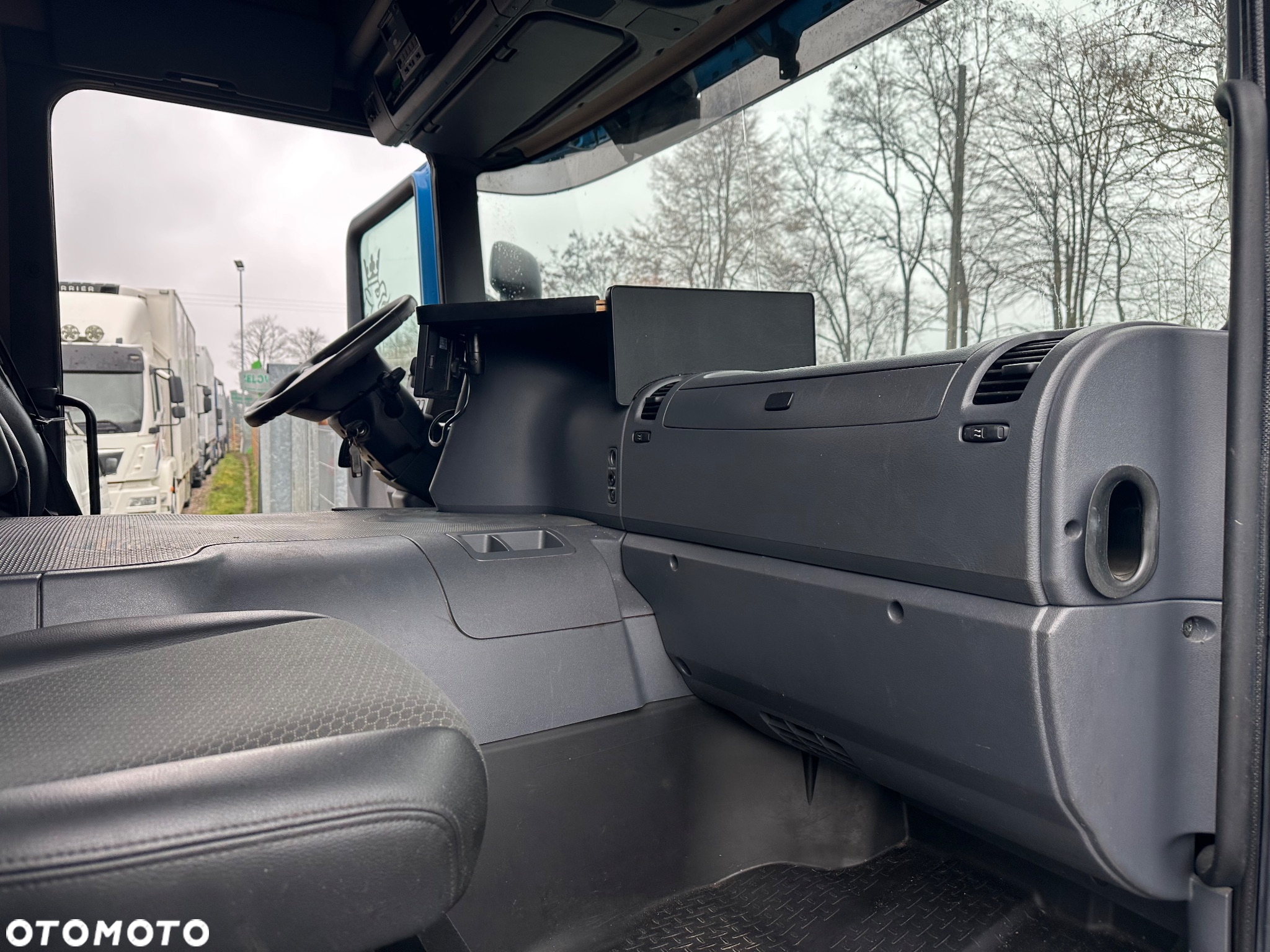 Scania P 400 CHLODNIA CARRIER 850 - 17