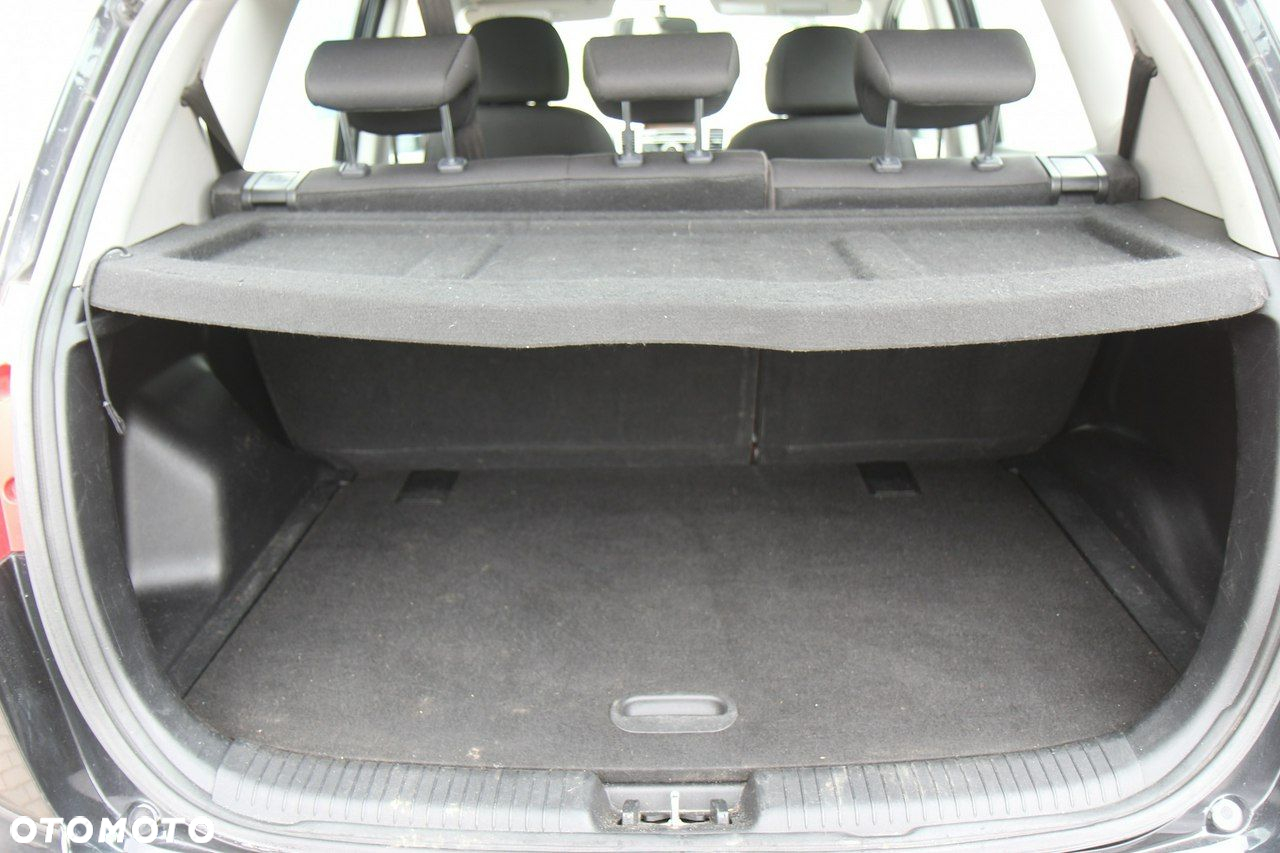 Kia Venga - 11