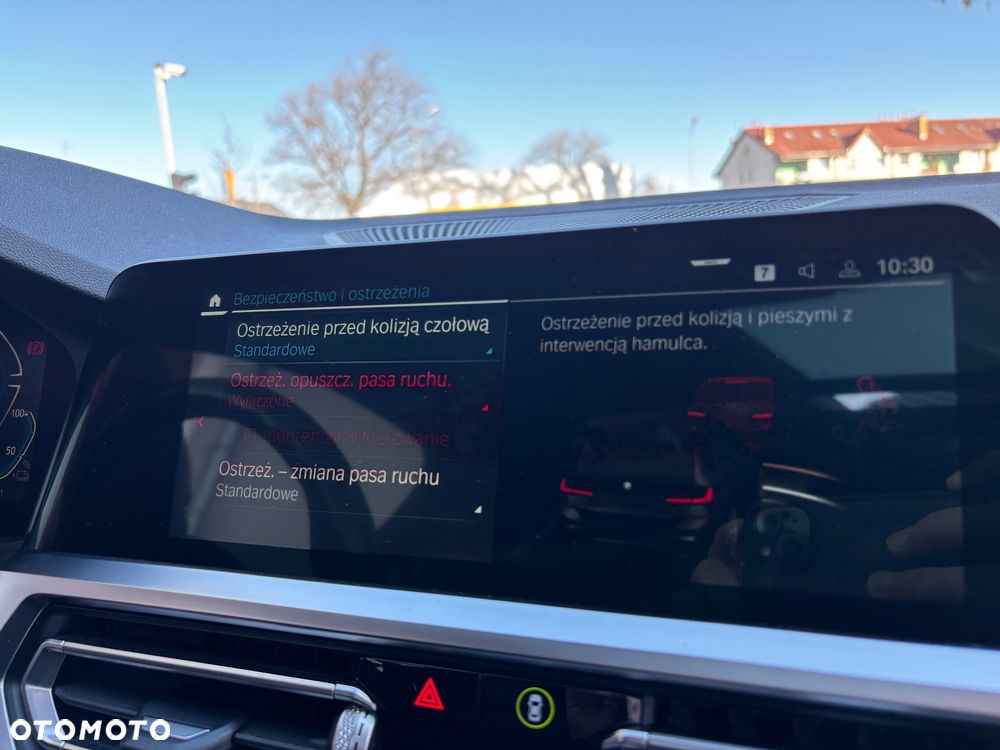 BMW Seria 3 330e xDrive M Sport - 30