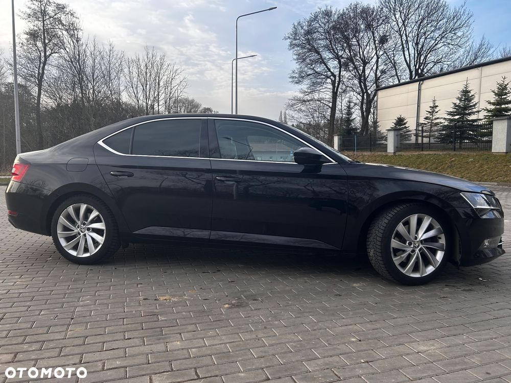 Skoda Superb 2.0 TDI Style DSG - 6