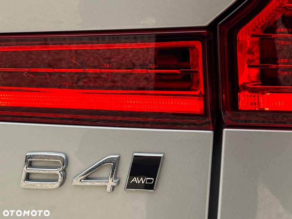Volvo XC 60 B4 D AWD Geartronic Momentum Pro - 26