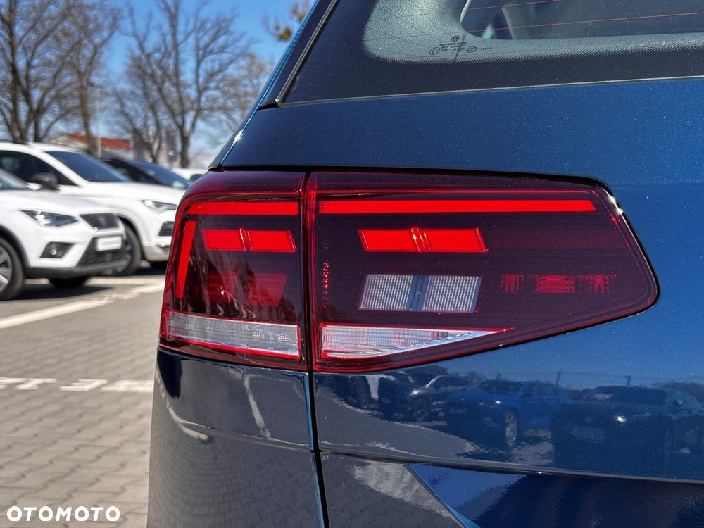 Volkswagen Passat Variant 2.0 TDI EVO Business DSG - 11