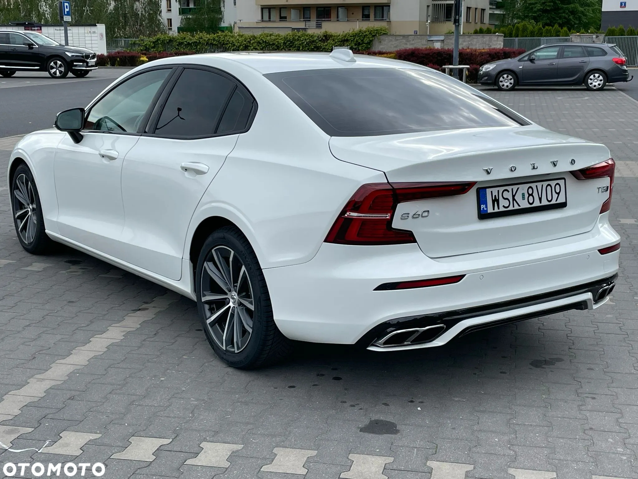 Volvo S60 T5 AWD R-Design - 4