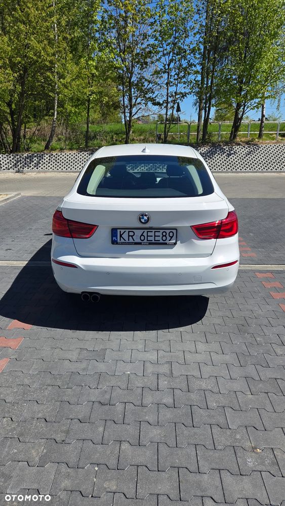 BMW 3GT 320i GPF xDrive Advantage - 4