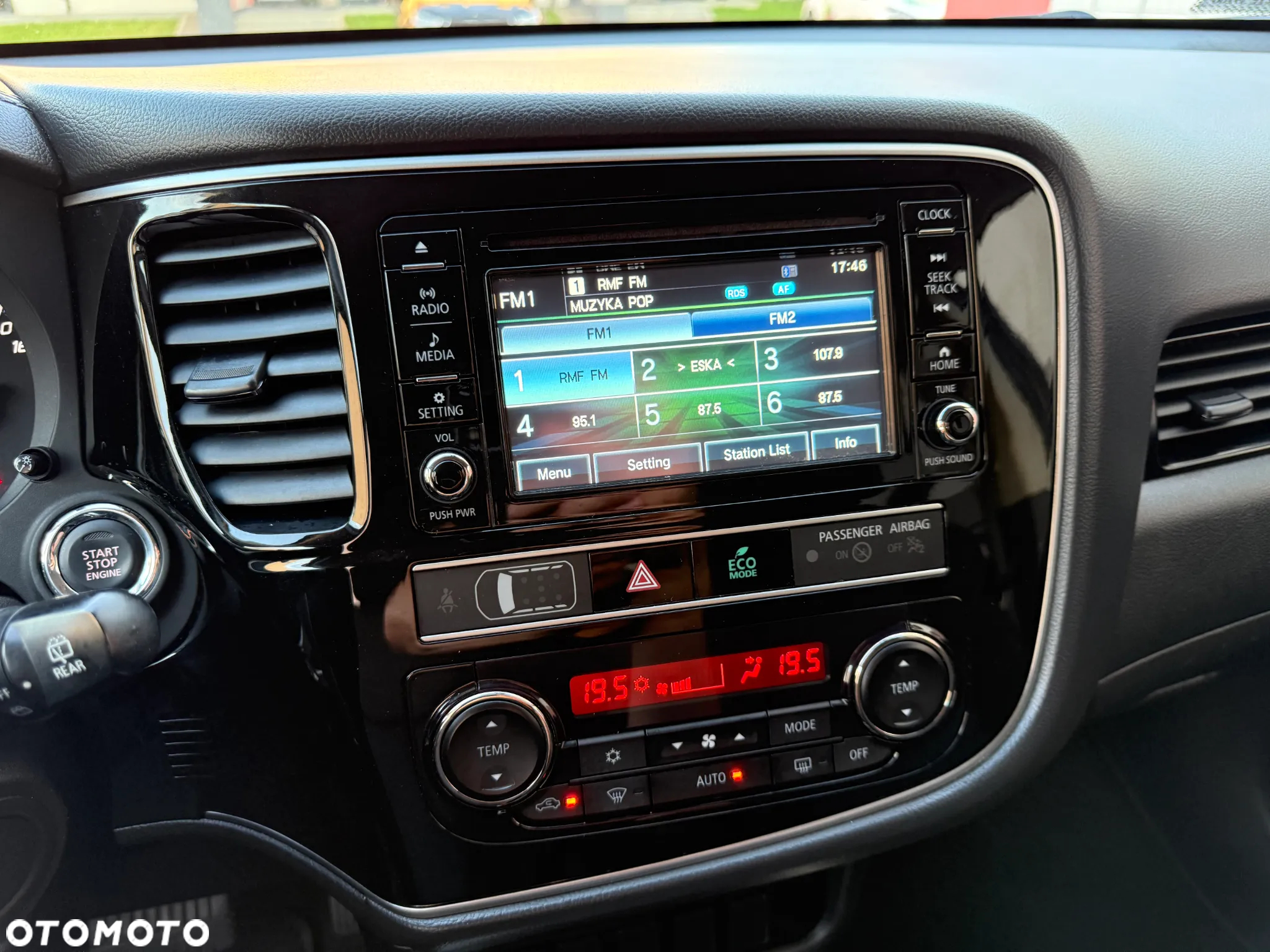 Mitsubishi Outlander 2.0 Intense Comfort 4WD CVT - 28