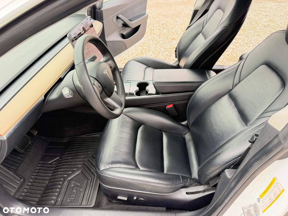 Tesla Model 3 - 7