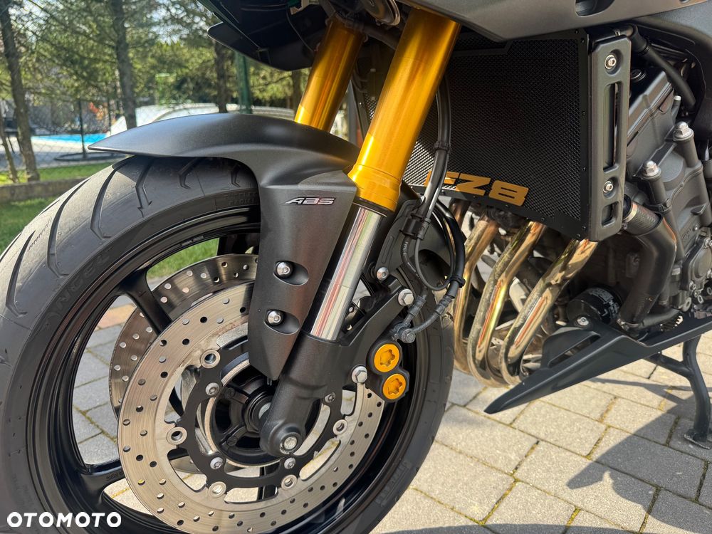 Yamaha FZ8 - 9