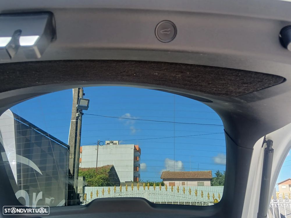 Tesla Model Y Performance Tração Integral - 36