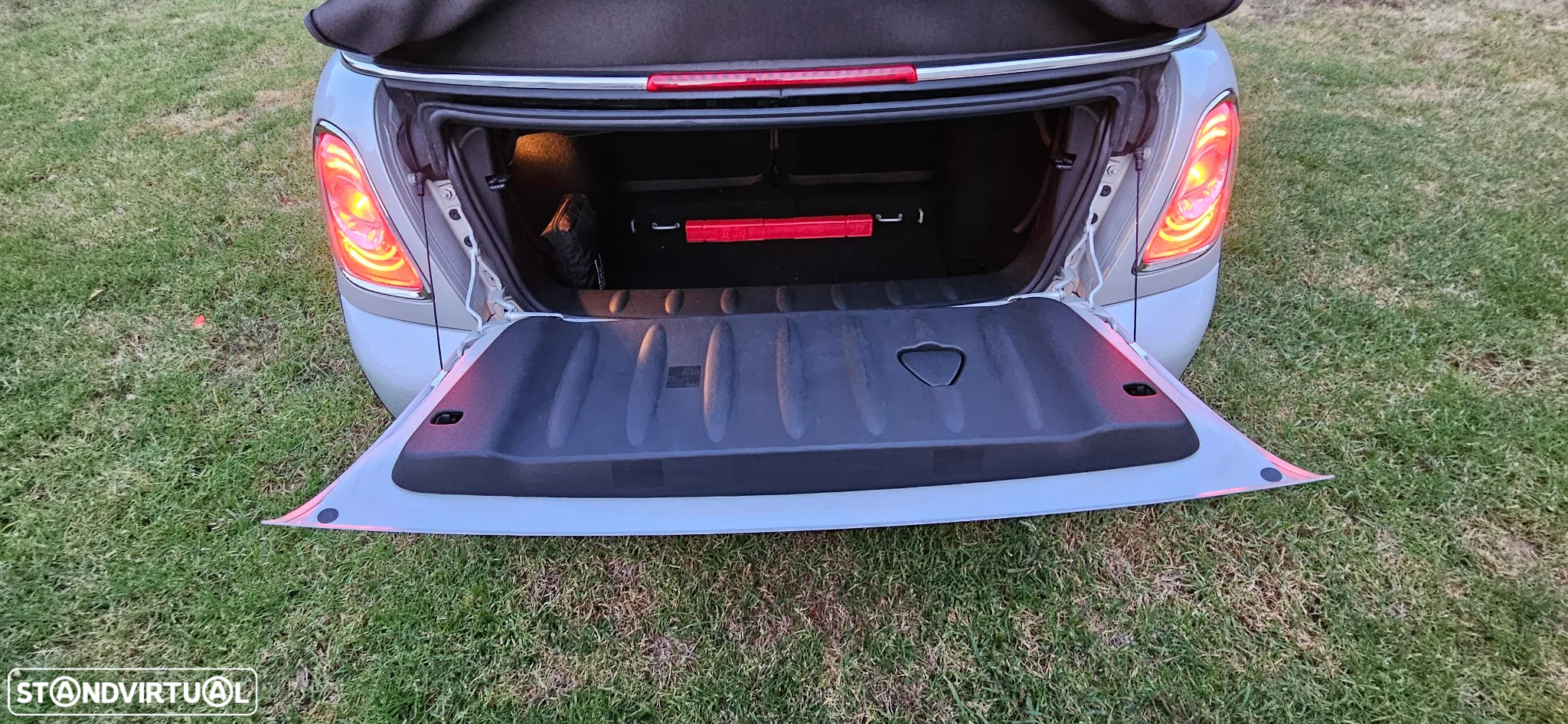 MINI Cabrio Cooper D - 8