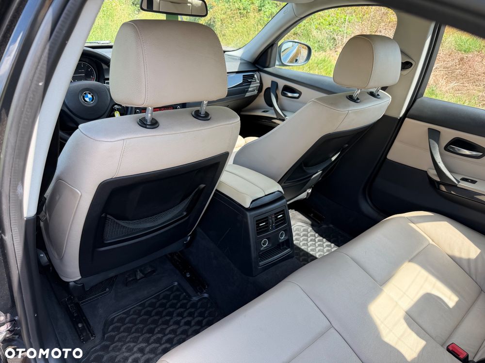 BMW Seria 3 318d DPF - 17
