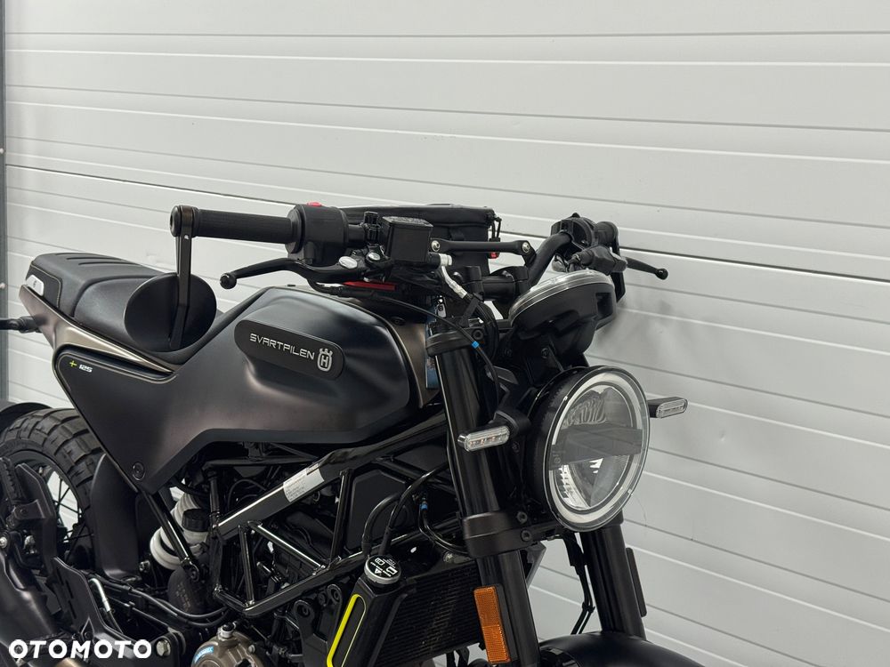 Husqvarna Svartpilen - 11
