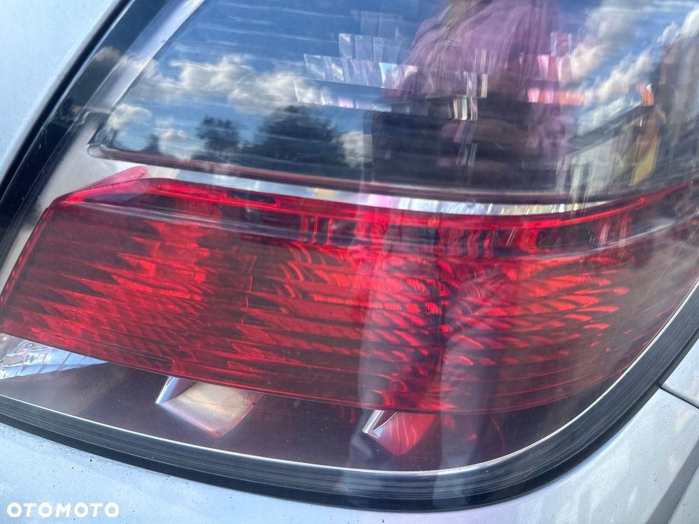 OPEL ASTRA H GTC LAMPA PRAWA TYLNA PRAWY TYŁ - 5
