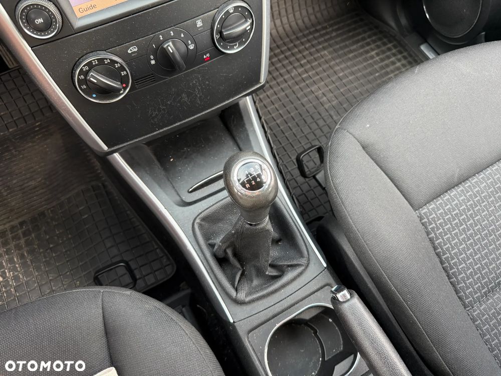 Mercedes-Benz Klasa B 180 CDI Special Edition - 16