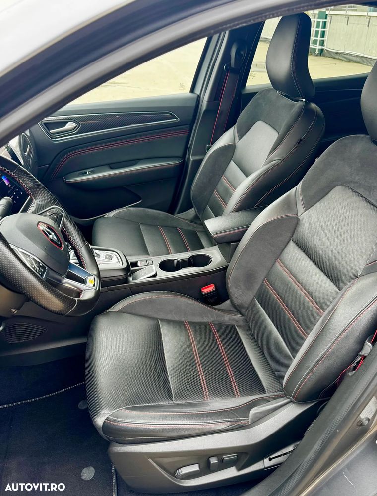 Renault Arkana E-TECH Hybrid RS Line - 11