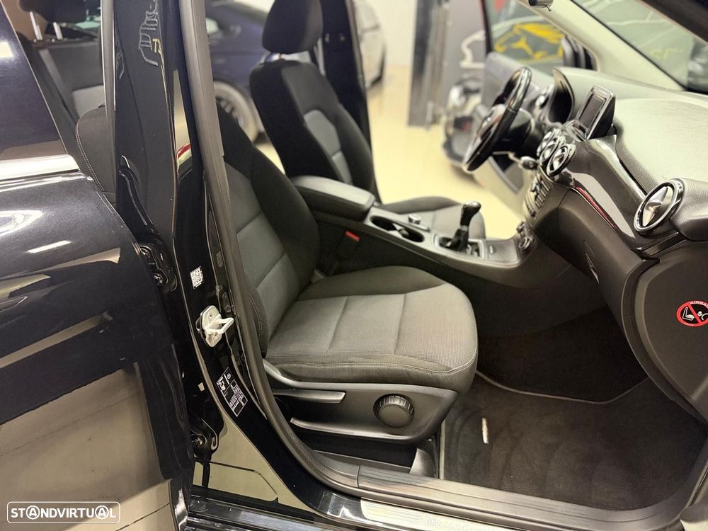 Mercedes-Benz B 180 d Progressive - 16