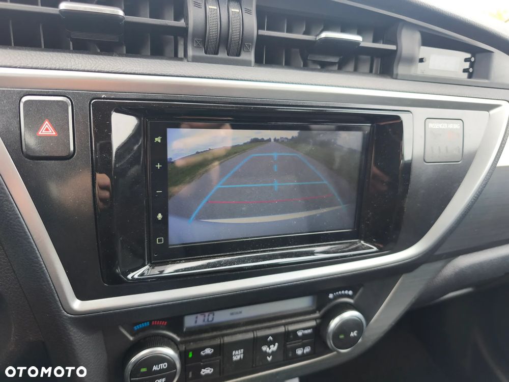 Toyota Auris 1.6 Executive - 17