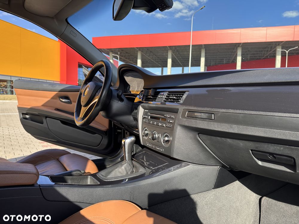 BMW Seria 3 320i - 26