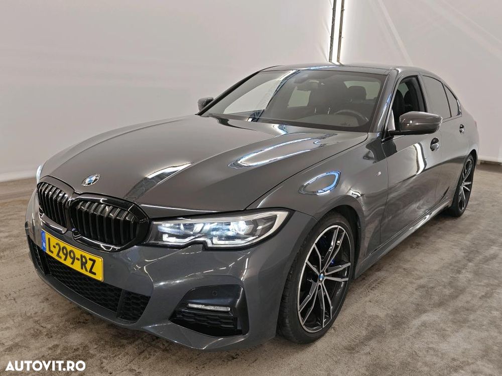 BMW Seria 3 318i Aut. M Sport - 13
