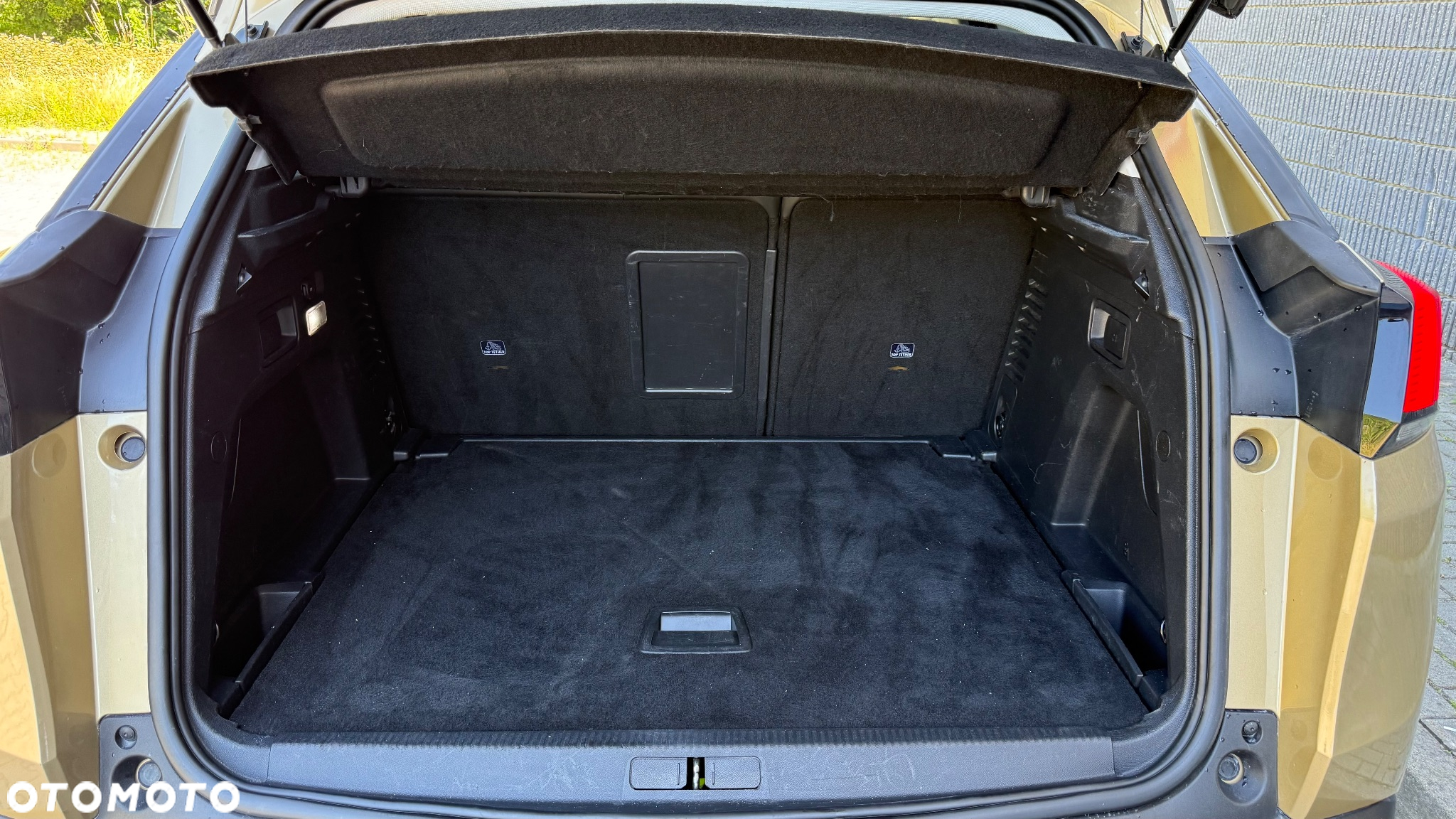 Peugeot 3008 1.6 BlueHDi Allure S&S EAT6 - 20