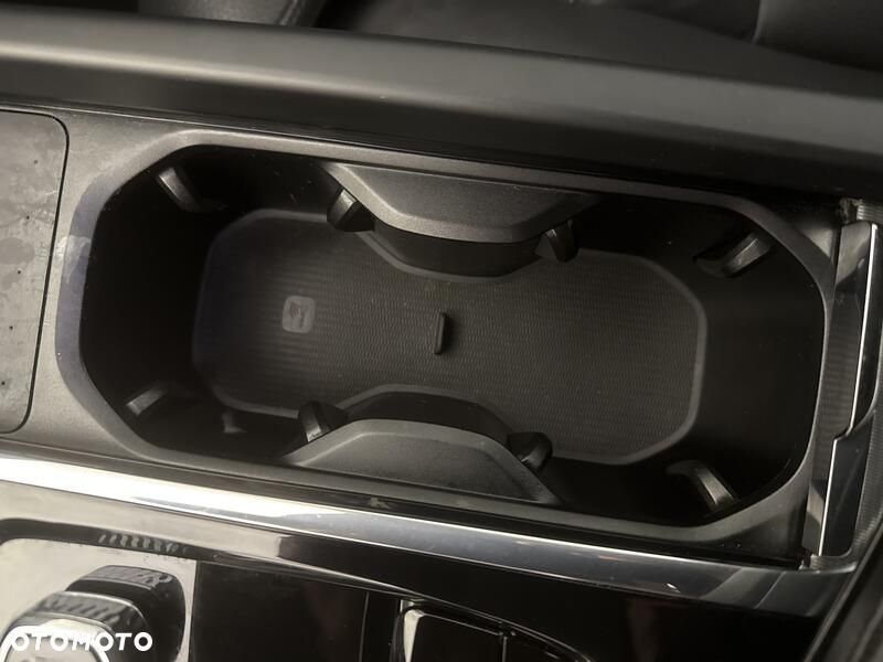 Volvo XC 60 B4 D AWD Plus Dark - 18