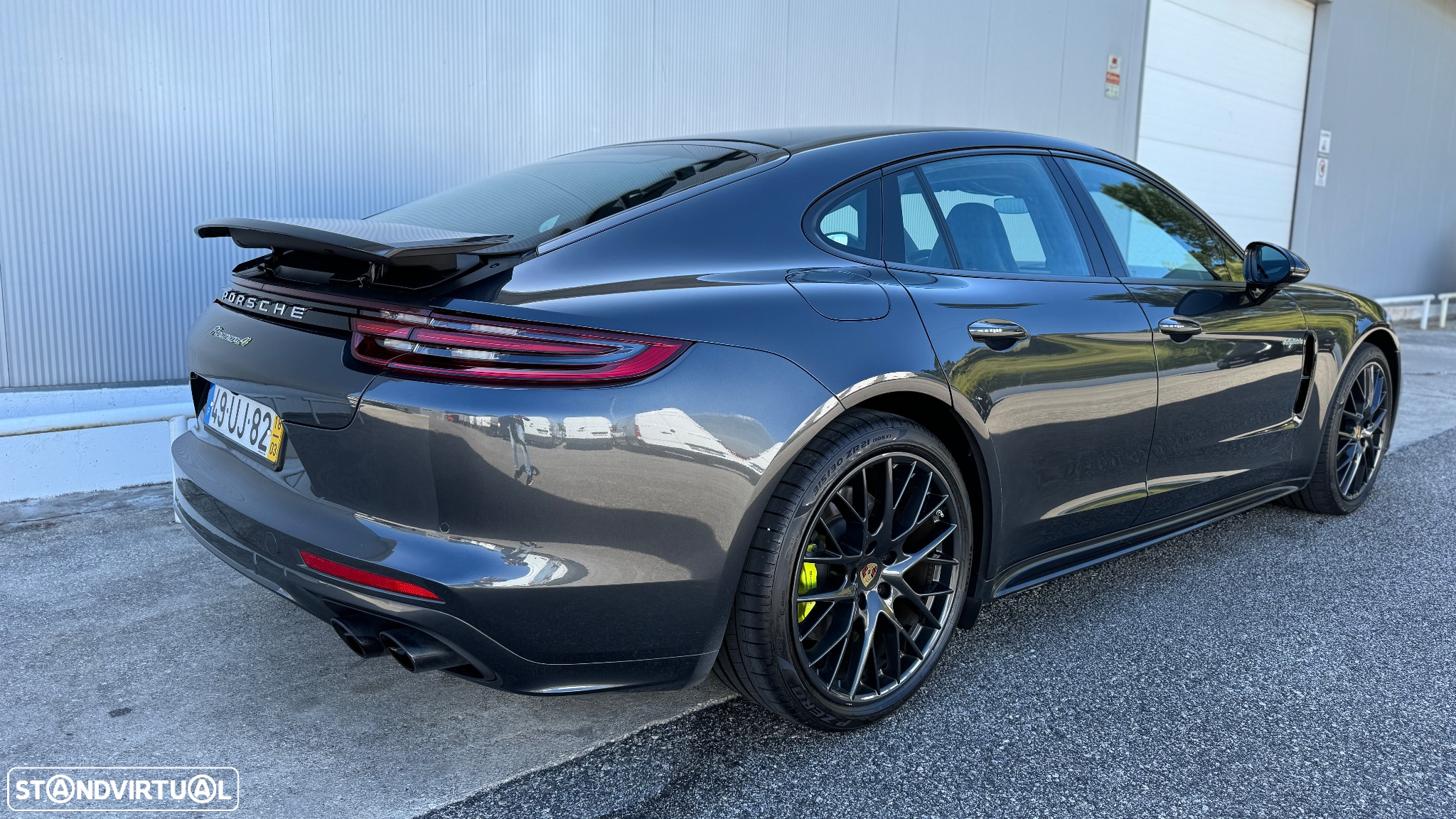 Porsche Panamera 4 E-Hybrid - 16