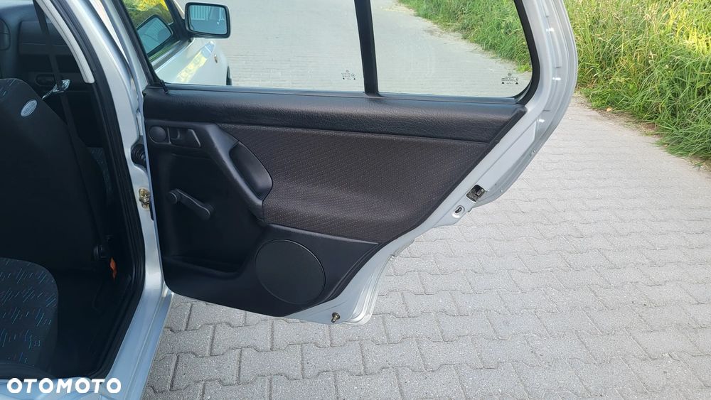 Volkswagen Golf - 21