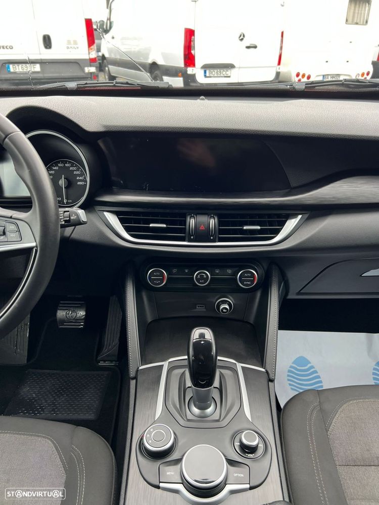 Alfa Romeo Stelvio 2.2 D Super AT8 - 29