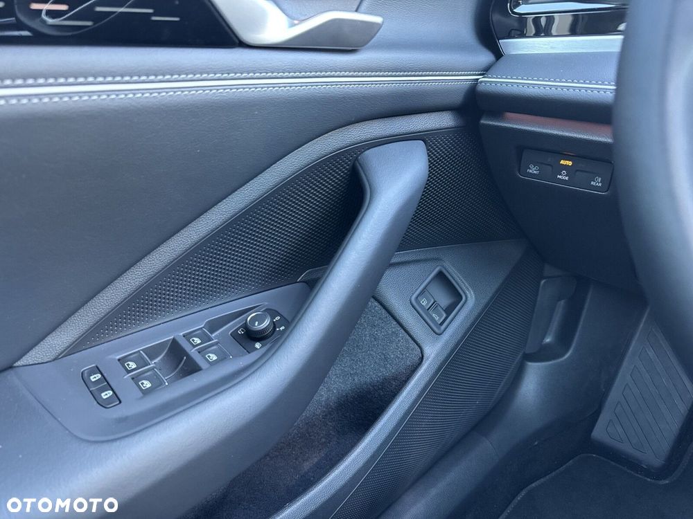 Volkswagen Passat - 31