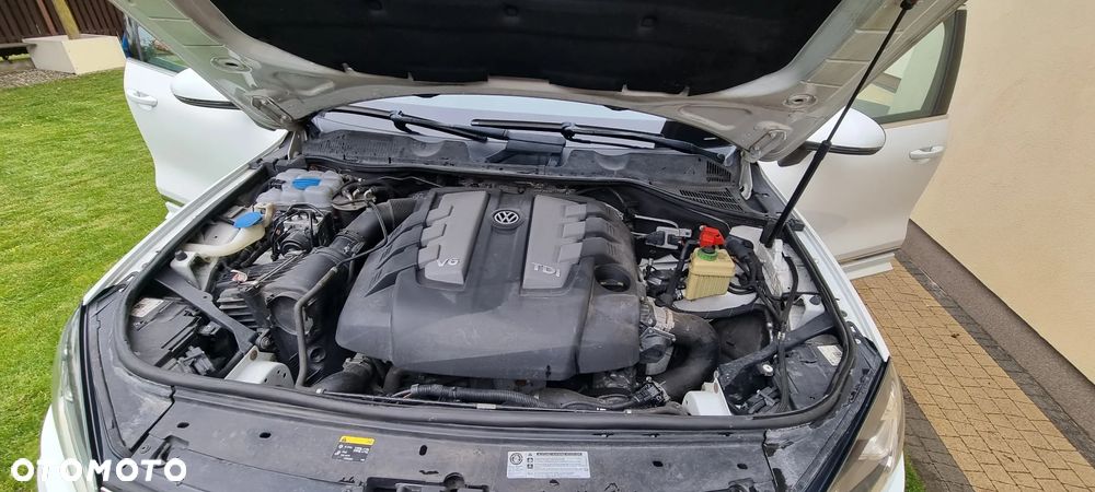 Volkswagen Touareg 3.0 V6 TDI BMT Perfectline R-Style - 8
