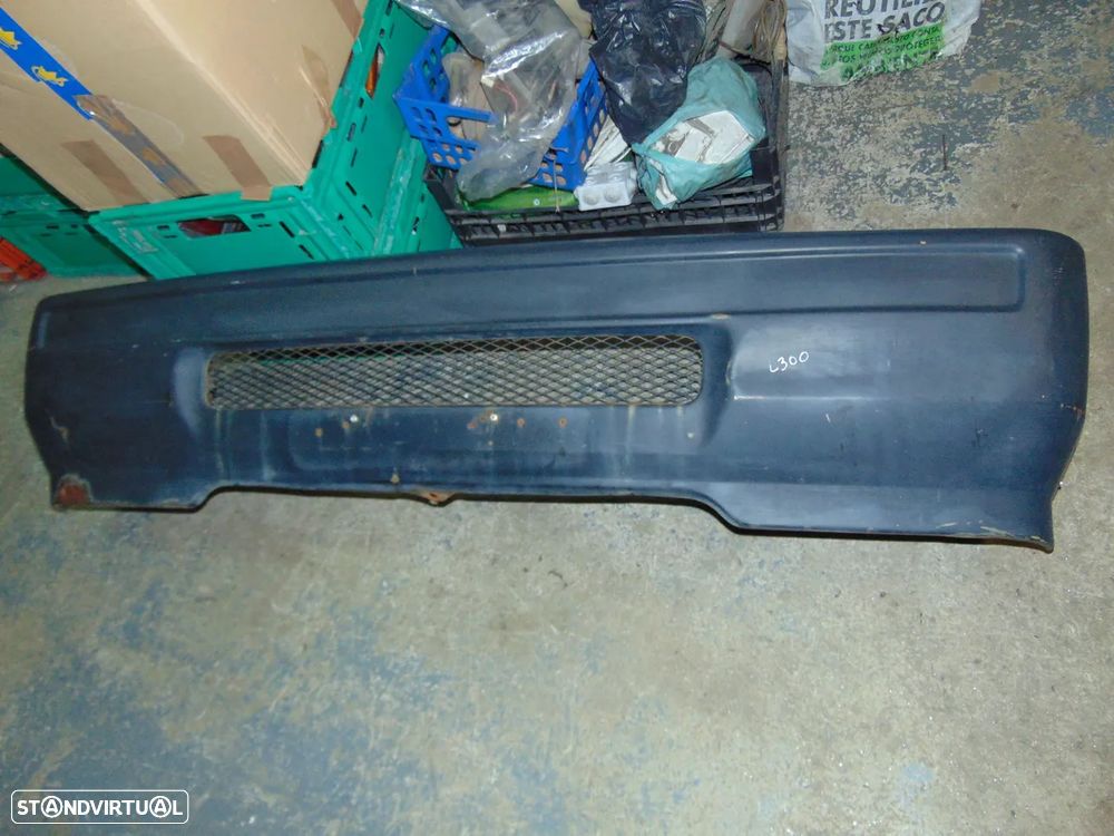Mitsubishi L300 para-choques - 1