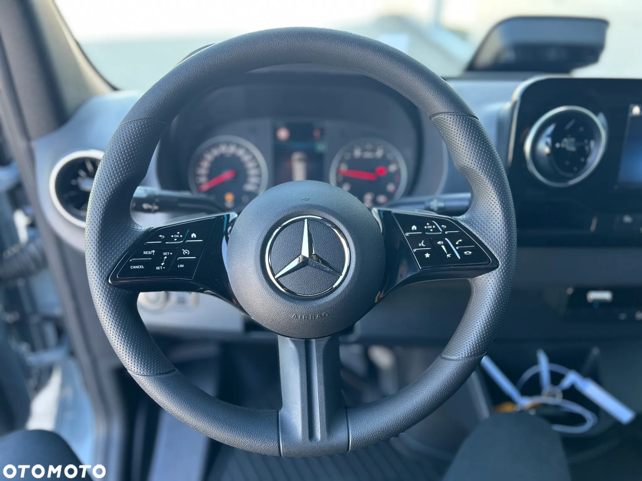 Mercedes-Benz SPRINTER 319 CDI FURGON EKSTRA DŁUGI - 23