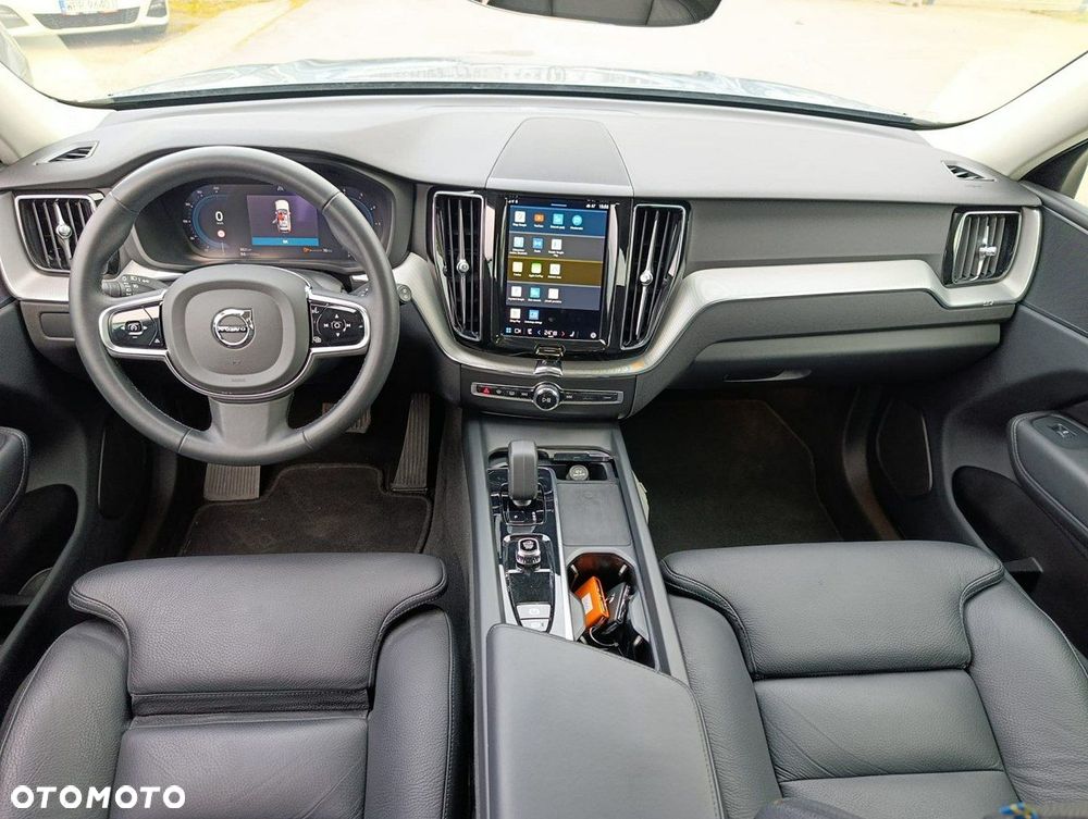 Volvo XC 60 B4 D AWD Plus Bright - 11