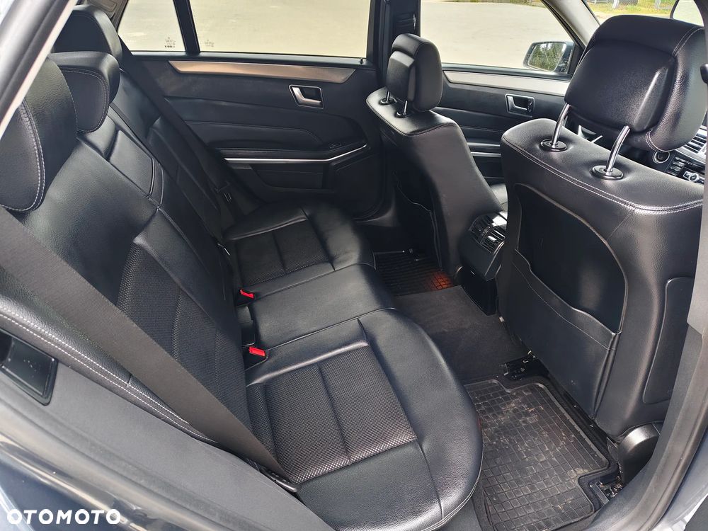 Mercedes-Benz Klasa E 250 BlueTEC 4Matic 7G-TRONIC Avantgarde - 12