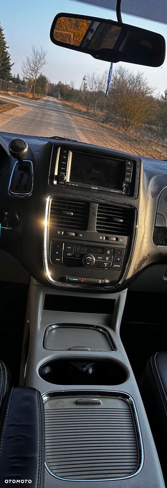 Dodge Grand Caravan 3.6 R/T - 10