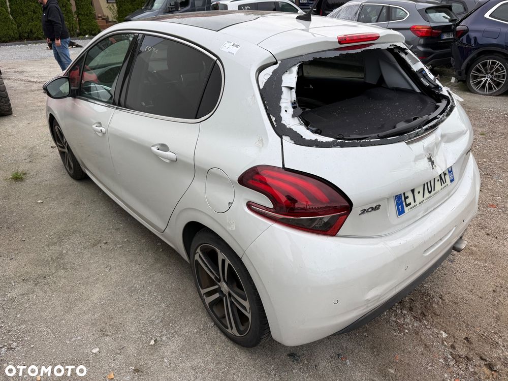 Peugeot 208 1.2 PureTech GPF Signature S&S EAT6 - 9