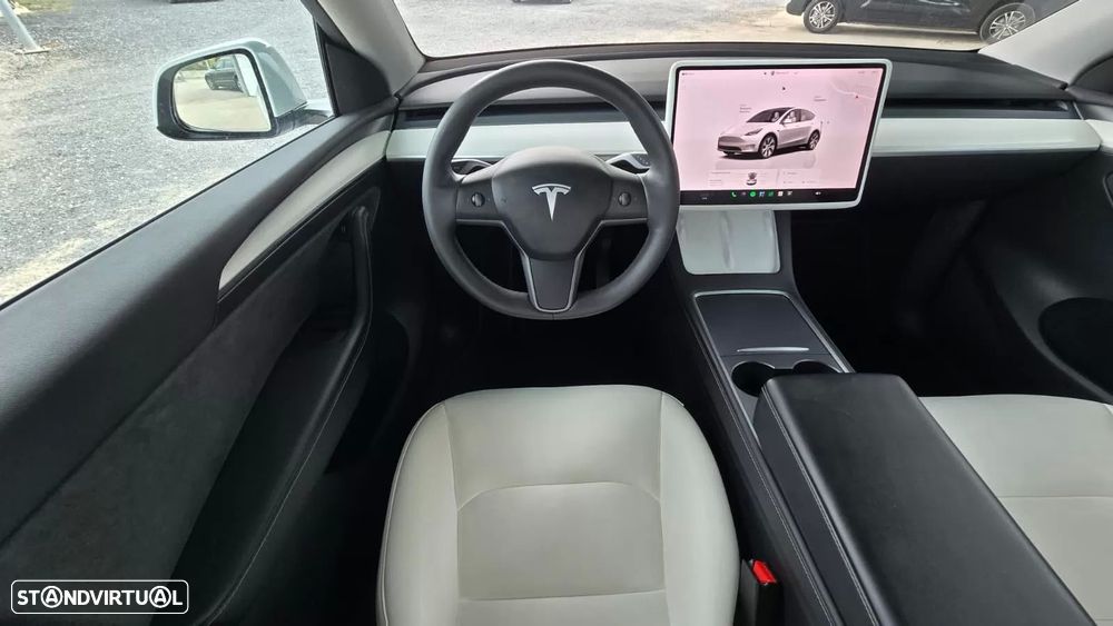 Tesla Model Y Long Range Dual Motor AWD - 18