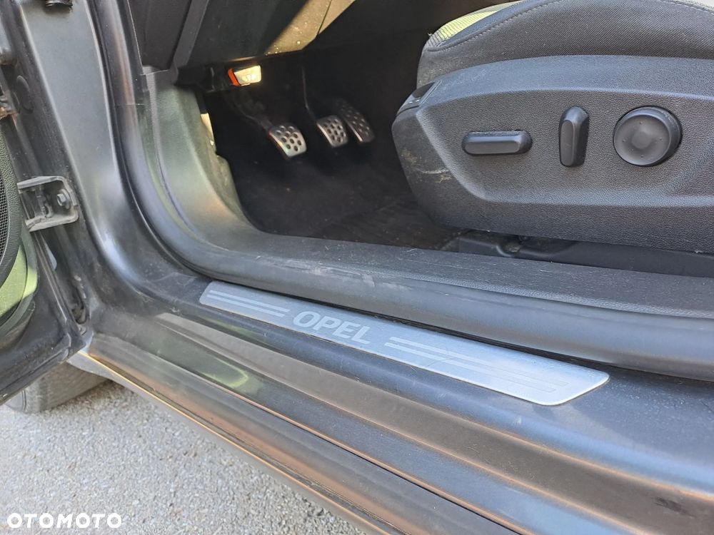 Opel Insignia 2.0 CDTI Cosmo - 14
