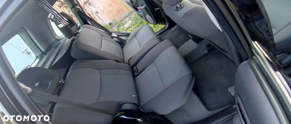 Toyota RAV4 2.0 VVT-i 4x4 - 25
