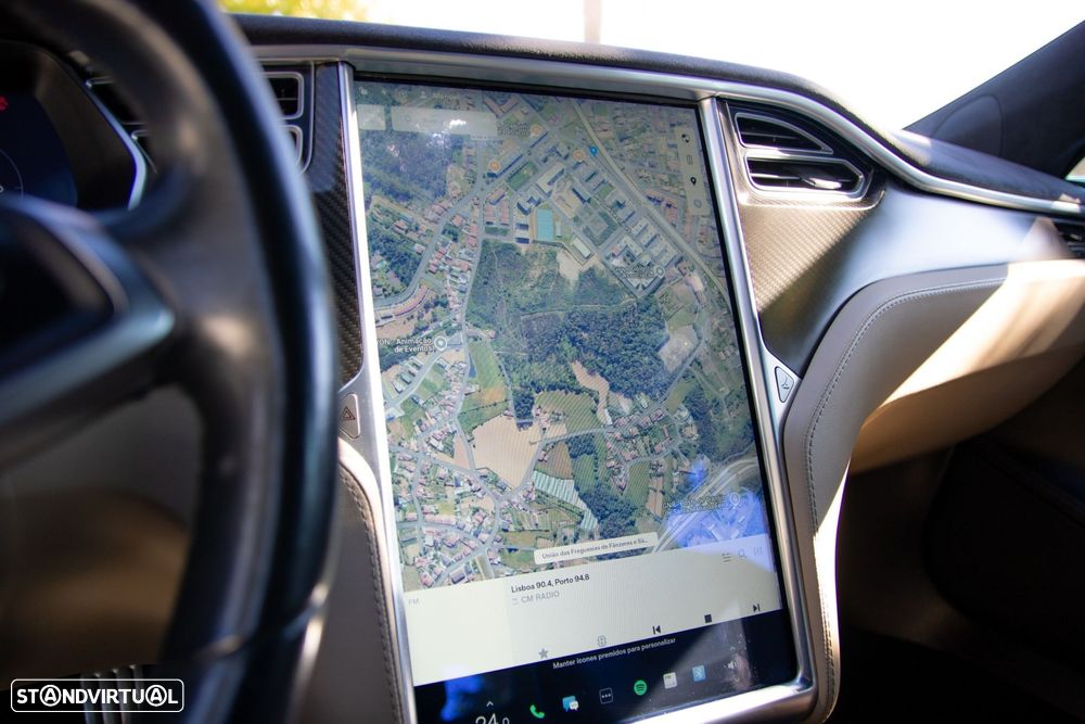 Tesla Model S P85D - 16