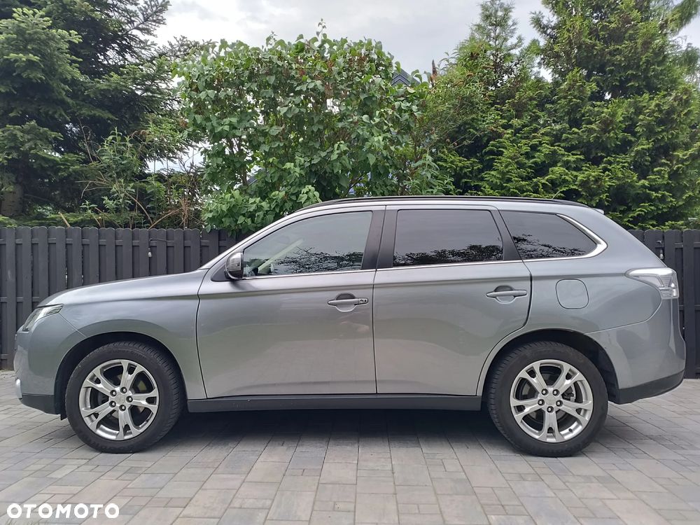 Mitsubishi Outlander 2.2 DID Intense + - 3