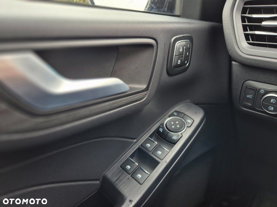 Ford Kuga - 16