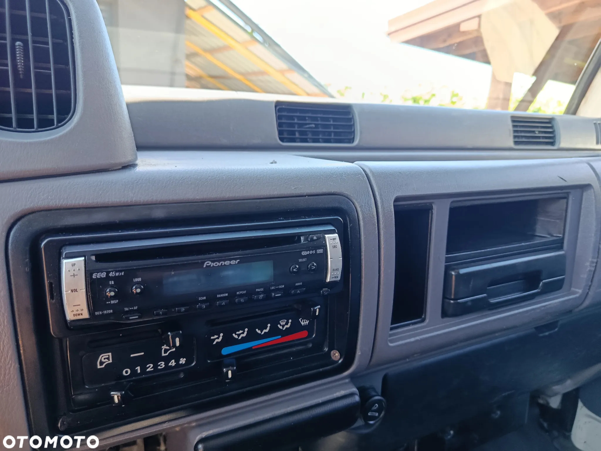 Nissan Cabstar Wywrotka 3.0 TDI 120KM - 18