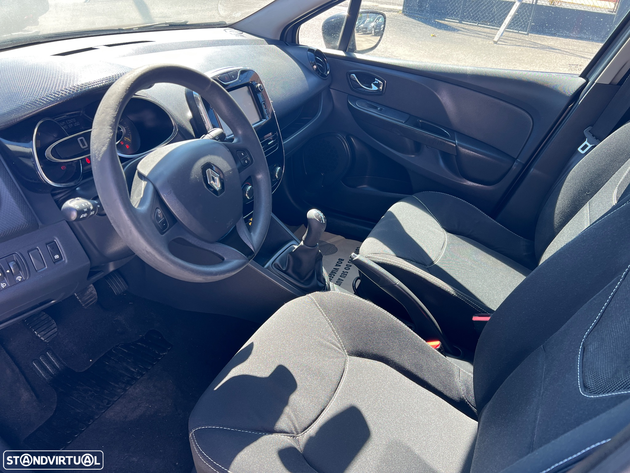 Renault Clio 1.5 dCi Dynamique S - 10