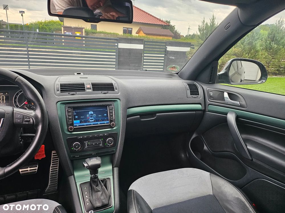 Skoda Octavia 2.0 TDI CR DPF DSG RS - 21