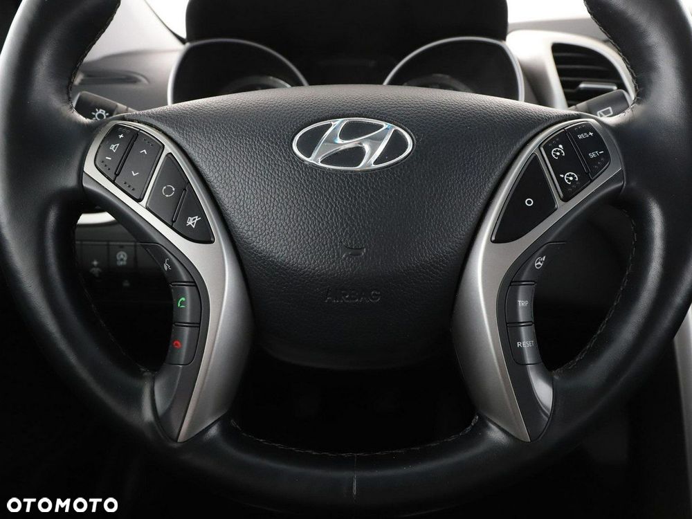 Hyundai i30 blue 1.6 CRDi Trend - 22