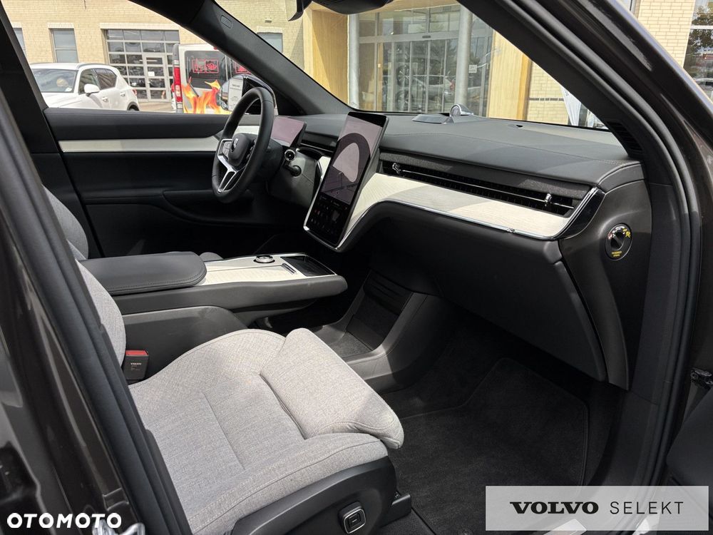 Volvo EX90 - 12